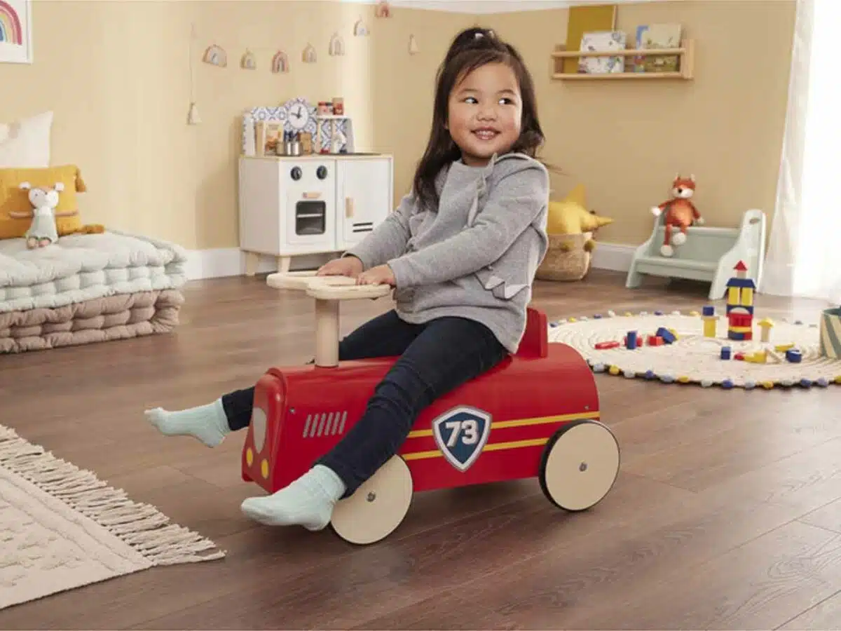 Jouets en bois et jouets électroniques quel est le meilleur choix pour les enfants