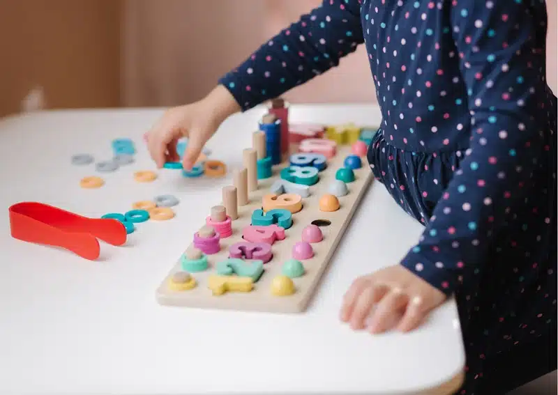 Jouets en bois et jouets électroniques quel est le meilleur choix pour les enfants