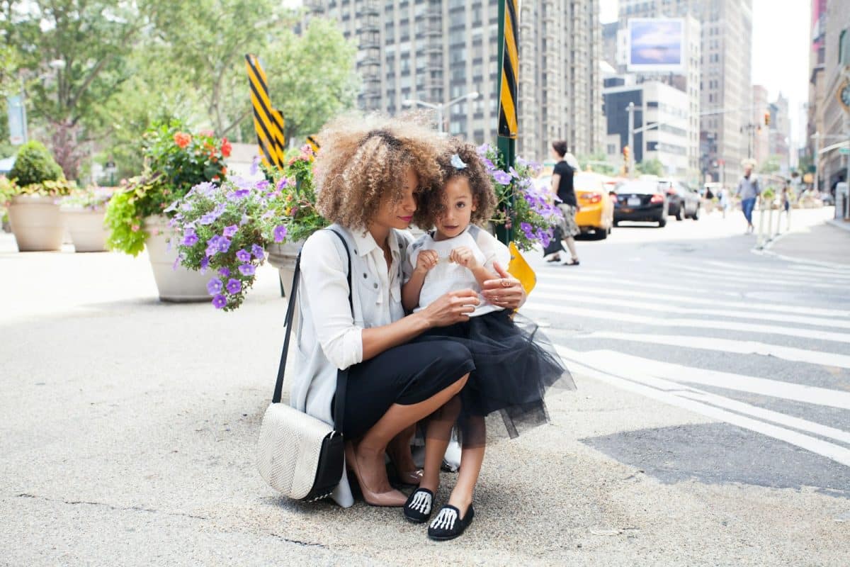 une femme et sa fille à New-York